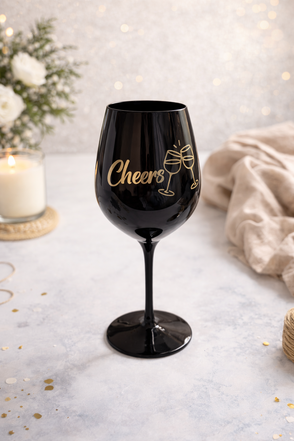 Schwarzes Weinglas „Cheers“ – elegantes Geschenkglas mit Goldschrif